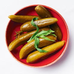 خرید خیارشور طبیعی و بدون نگهدارنده — تولید کارخانه به طعم مازرون، بستهبندی فروشگاهی و عمده